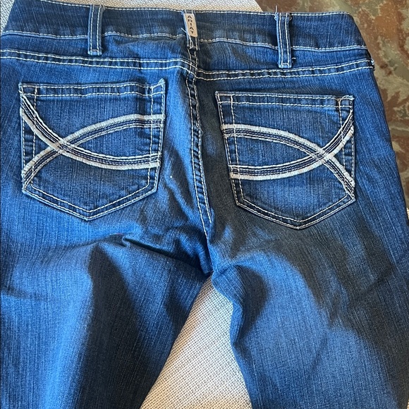 Ariat Women's Flare Jeans in Deep Blue, size 29L, see pictures. - Picture 7 of 8